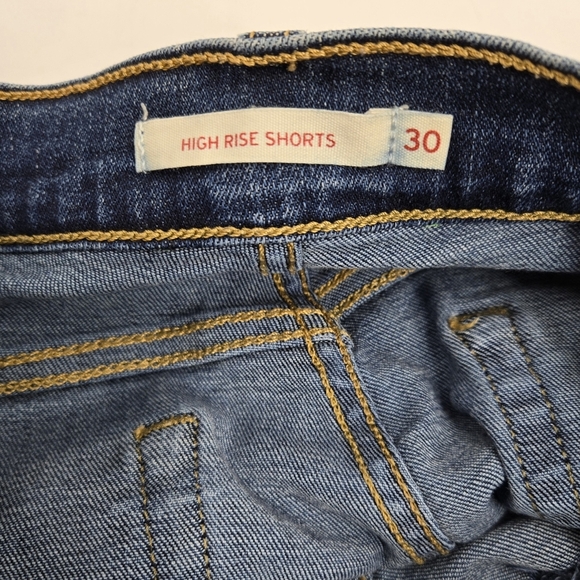 Levi's High Rise Short Dark Wash Denim - Picture 5 of 14